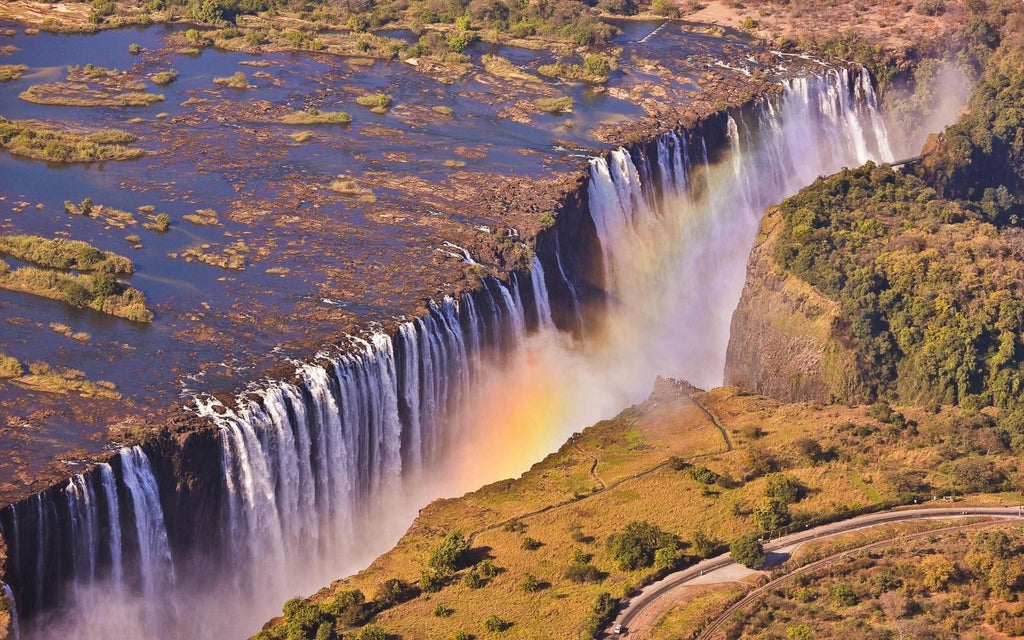 VICTORIA FALLS, CHOBE & OKAVANGO EXPLORER